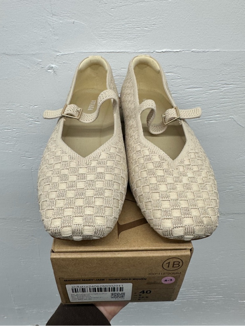 Vivaia Mary Jane - ivory gold woven